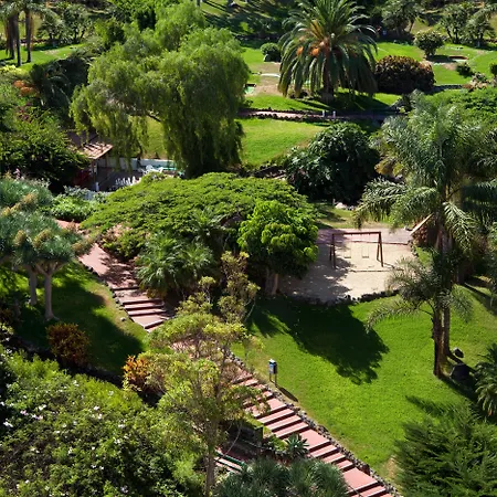 Parque Vacacional Eden Resort